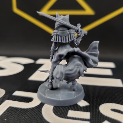 Marie Greenhood (Female Arcanaloth Rogue)