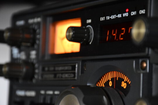 <h3>Radios</h3>