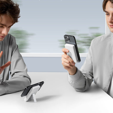 Anker <b>633</b> Magnetic Battery