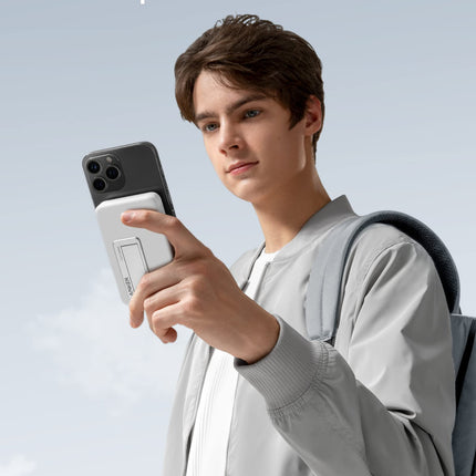 Anker <b>633</b> Magnetic Battery