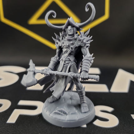 Warchief Girroz, the High (Male Hobgoblin Warlord)